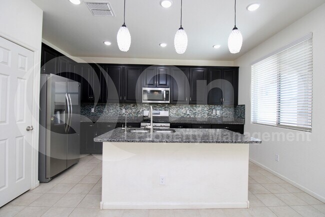 Foto del edificio - 5353 W Desert Hollow Dr