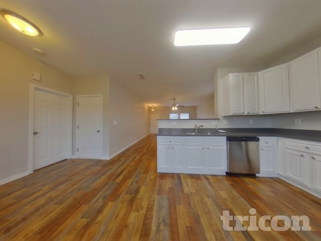 Building Photo - 1135 Blue Topaz Dr