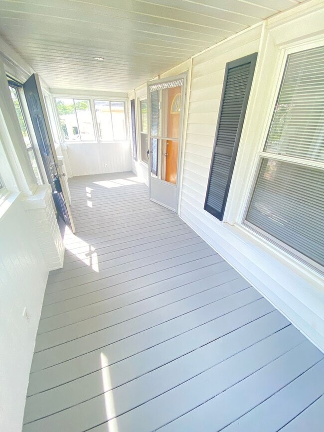 Building Photo - 2bd/1ba Renovated House near Downtown w/ Huge Fenced Backyard & 2 Carport