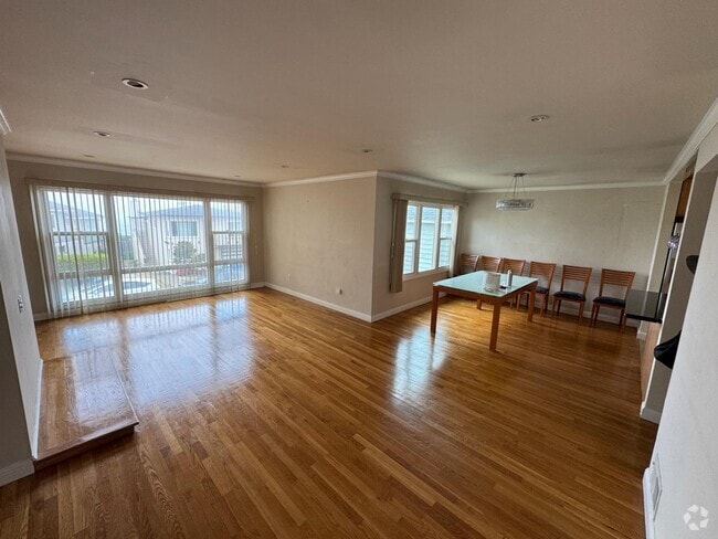 Building Photo - 93 Crestview Ave