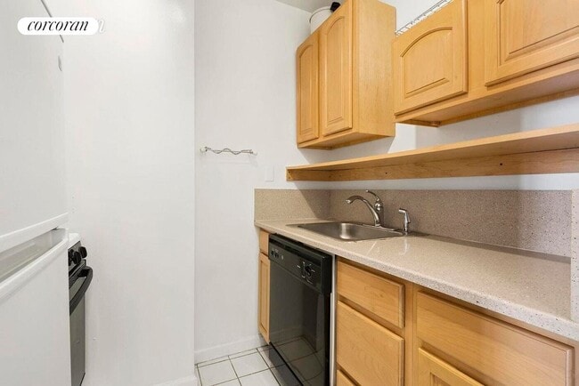 Building Photo - 393 W 49th St