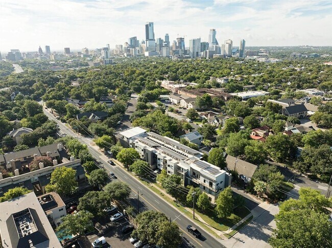 Foto del edificio - 1603 Enfield Rd