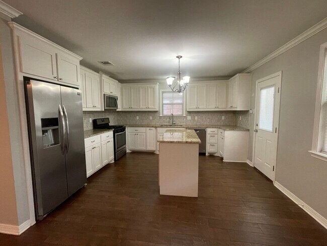 Foto del edificio - Broadmoor Gem! Come See Today!