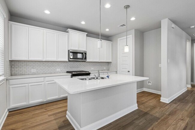 Foto del edificio - 9808 Falling Fern Ln