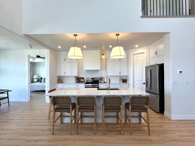 Building Photo - 655 S Lesina Hts Dr