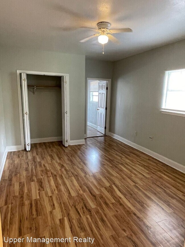 Building Photo - 2 br, 2 bath Apartment - 3130-32 Delachais...