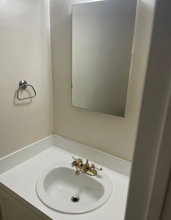 Foto del edificio - 710 Waters Dr