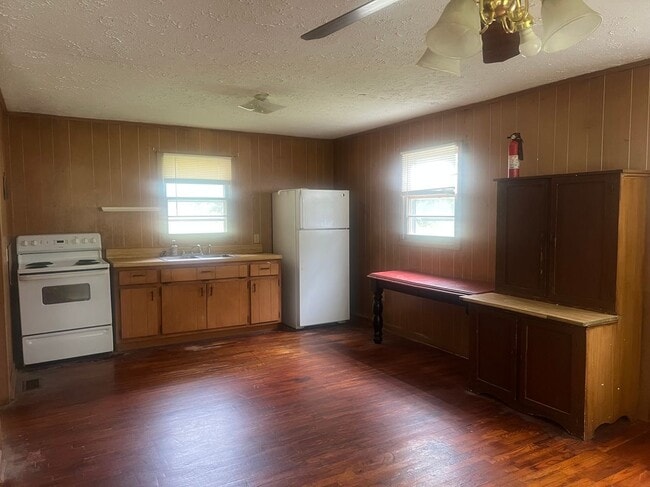 Foto del edificio - 239 Roy Mason Ln