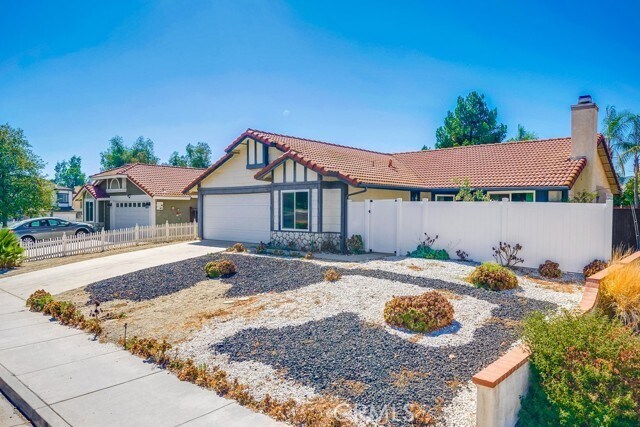 Foto del edificio - 22895 Temet St