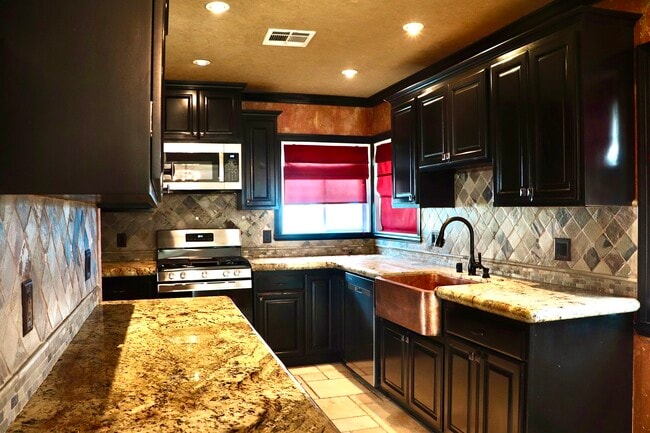 Building Photo - 11133 Rincon Dr