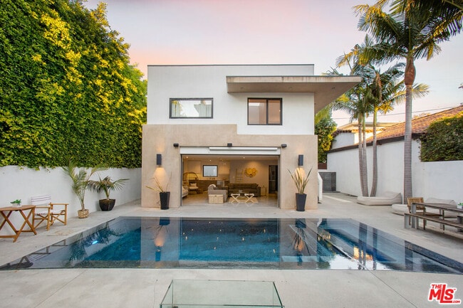 Foto del edificio - 454 N Sweetzer Ave