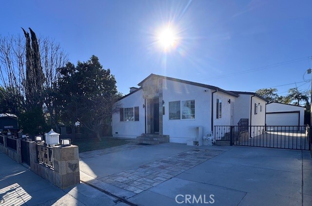 Building Photo - 653 N Buena Vista St