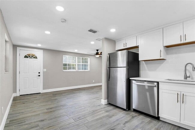 Foto del edificio - 7614 Alvina St