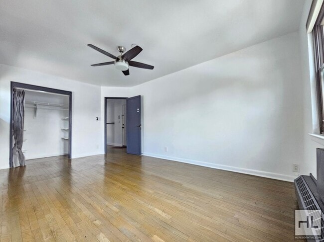 Building Photo - Spacious 2 Bedroom Apartment in the Heart ...
