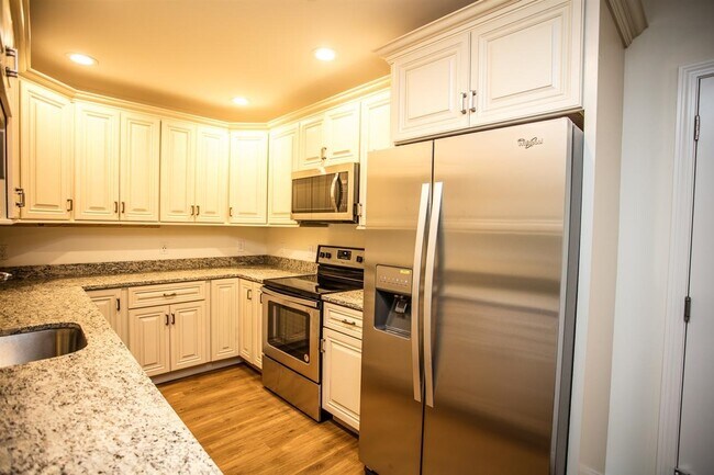 Foto del edificio - 19 Kendall Pond Rd