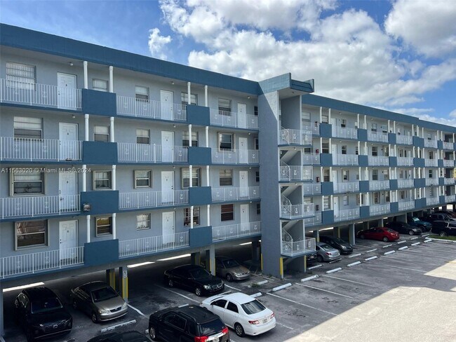 Foto del edificio - 1655 W 44th Pl