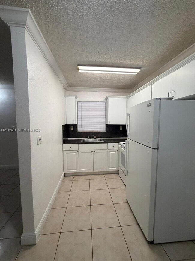 Foto del edificio - 16118 NE 21st Ave