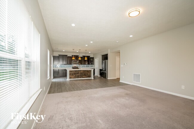 Building Photo - 20 Blue Lace Dr