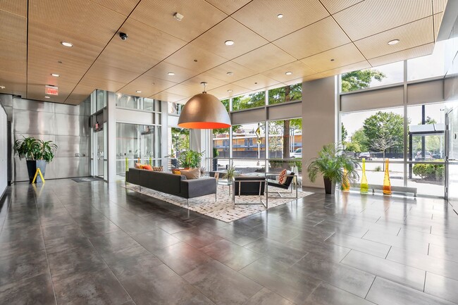 Building Photo - Upscale 2 Bed 2.5 Bath Condo In Contempora...