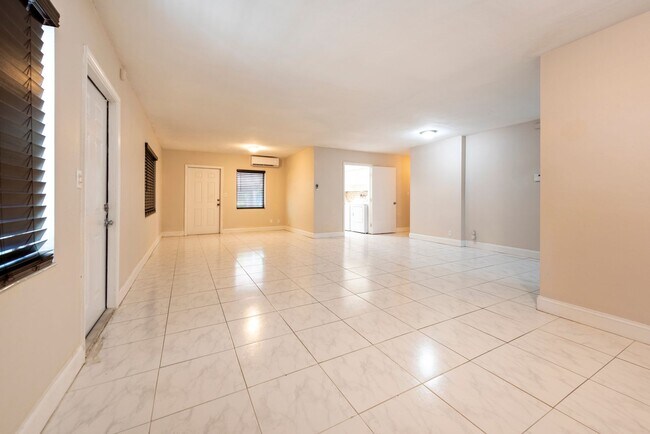 Building Photo - Large home with spacious patio and washer ...