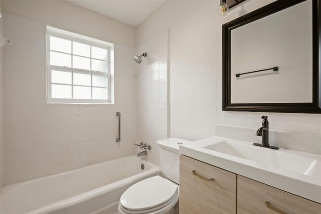 Photo - 1729 Sherrye Dr House