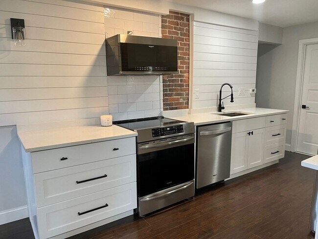 Foto del edificio - 995 Centre St