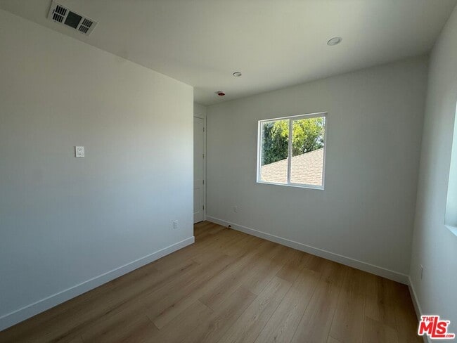 Foto del edificio - 16036 Acre St