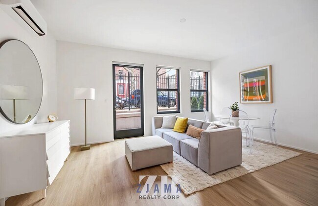 Foto del edificio - 955 Sterling Pl