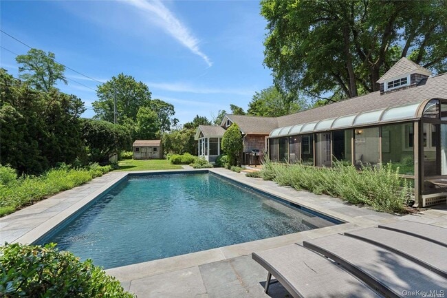 Foto del edificio - 695 Main St