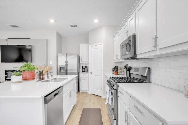 Building Photo - 3220 Sioux Trl