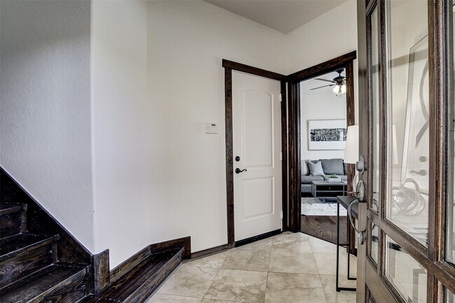 Photo - 1426 W 21st St (Houston, TX) Apartment