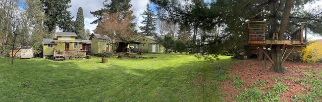 patio - 5535 NE Prescott St