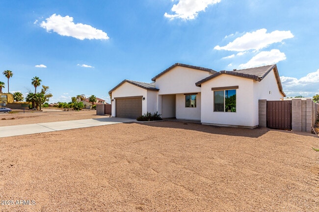 Building Photo - 8944 W Century Dr