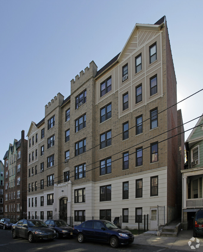 Building Photo - 145 Belmont Ave