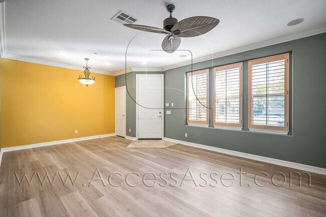 Foto del edificio - Spacious Temecula Condo in Harveston | 3 Beds, 3 Baths, Attached Garage