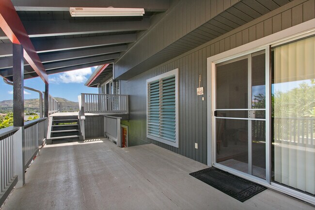 Building Photo - 1333 Akiahala St