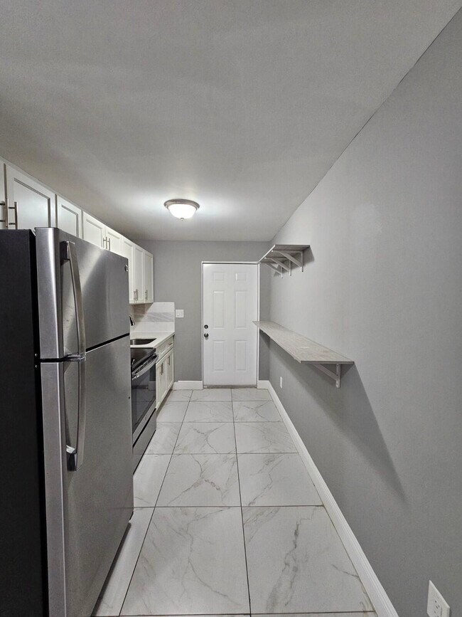 Foto del edificio - 933 W 7th St