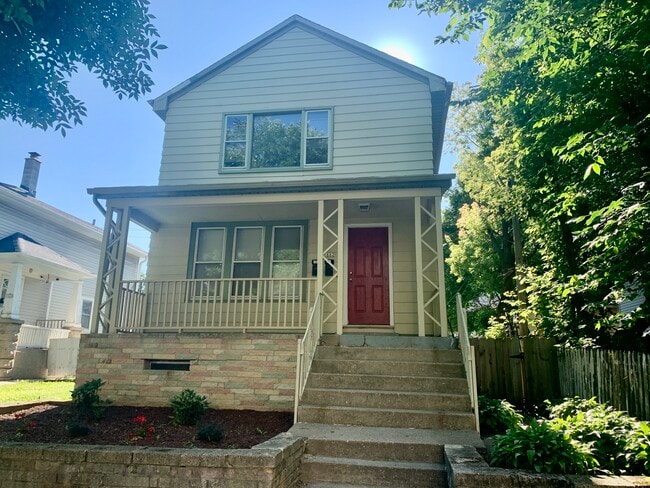 Front View - 1662 N Cass St