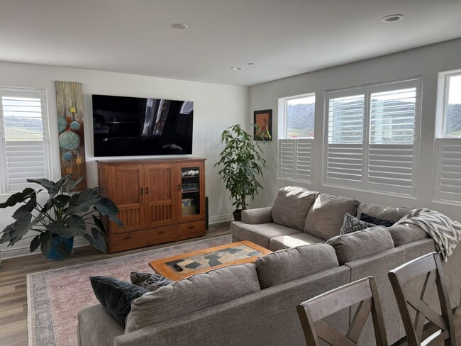 Foto del edificio - Gorgeous 4 bed, 2.5 bath in the Rice Ranch Community