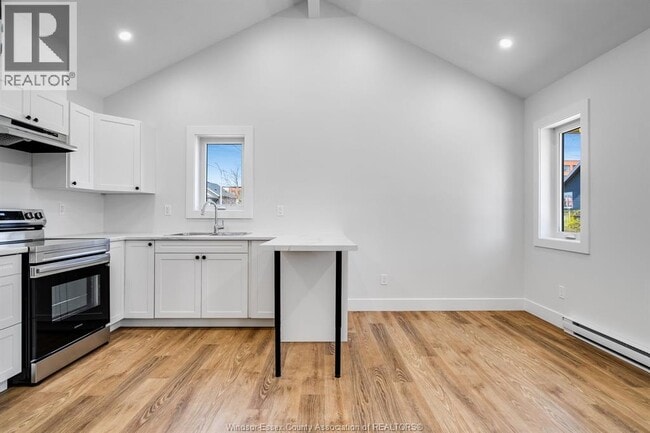 Building Photo - 21 Pearl St W