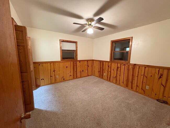 Dormitorio 1 - N8501 Pine Rd