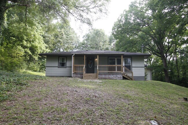 Front of house - 489 Crest Dr