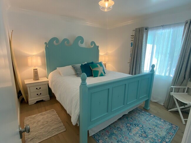 Large Bedroom King - 1514 12th St
