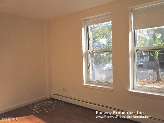 Foto del edificio - 160 N Beacon St