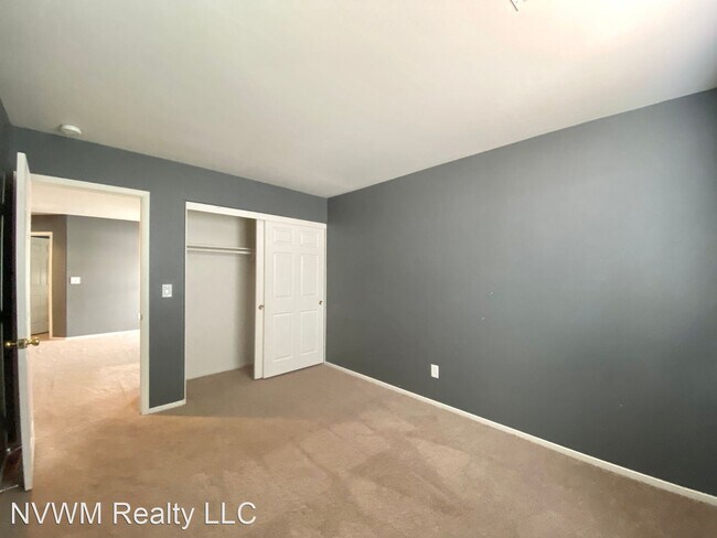 Building Photo - 4 br, 2.5 bath House - 7453 Aardvark Walks St