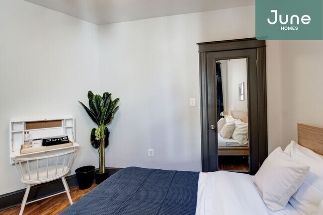 Building Photo - Full room in 4-bed/2.0-bath Home