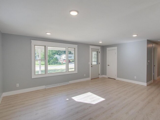 Foto del edificio - 1865 Maple Dr