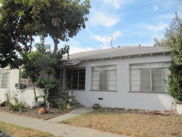 Building Photo - 4755 Kraft Ave