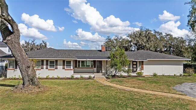 Foto del edificio - 4019 Moores Lake Rd