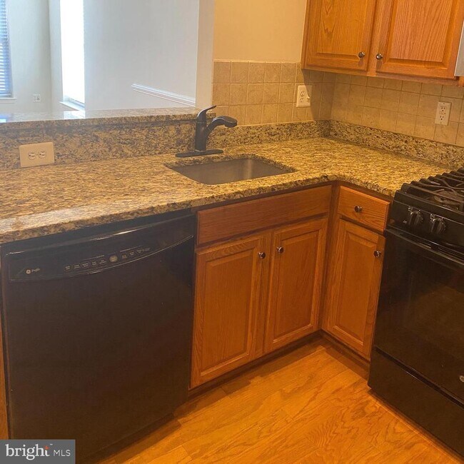 Building Photo - 4601 Whittemore Pl